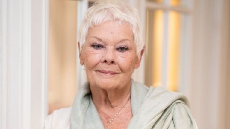 Джуди Денч е благодарна за живота си в светлината на прожекторите