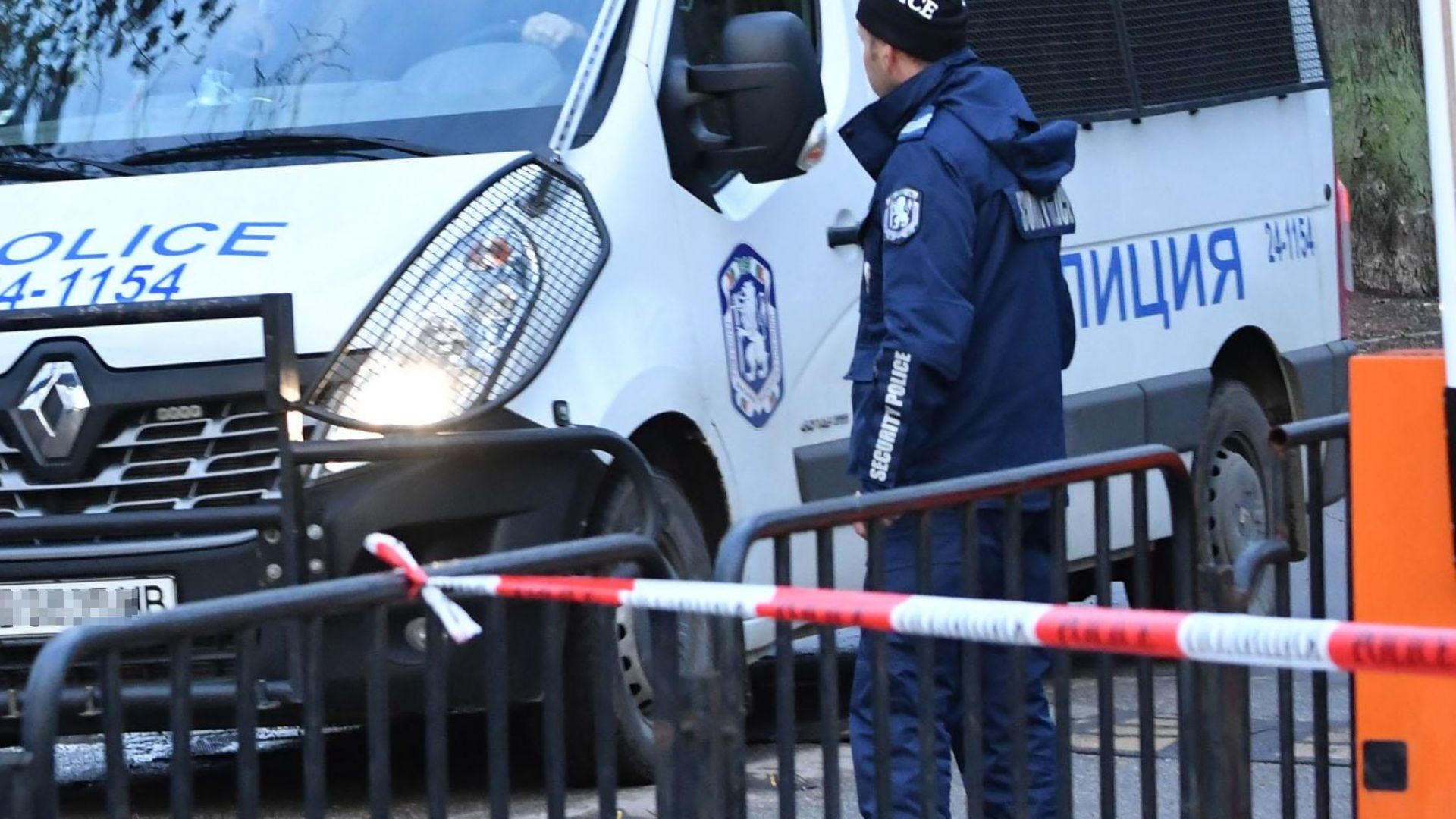 Екшън на улицата се разигра в Своге при който двама