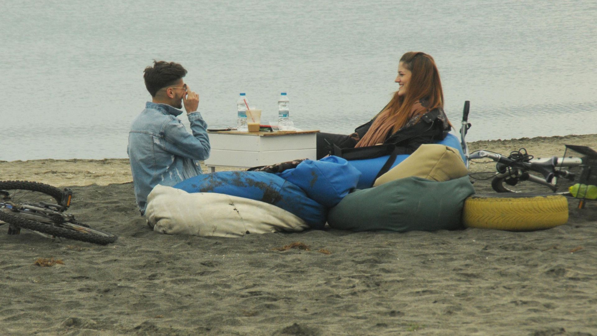 Четири метра отстояние между чадърите обслужване на плажа и дезинфекция