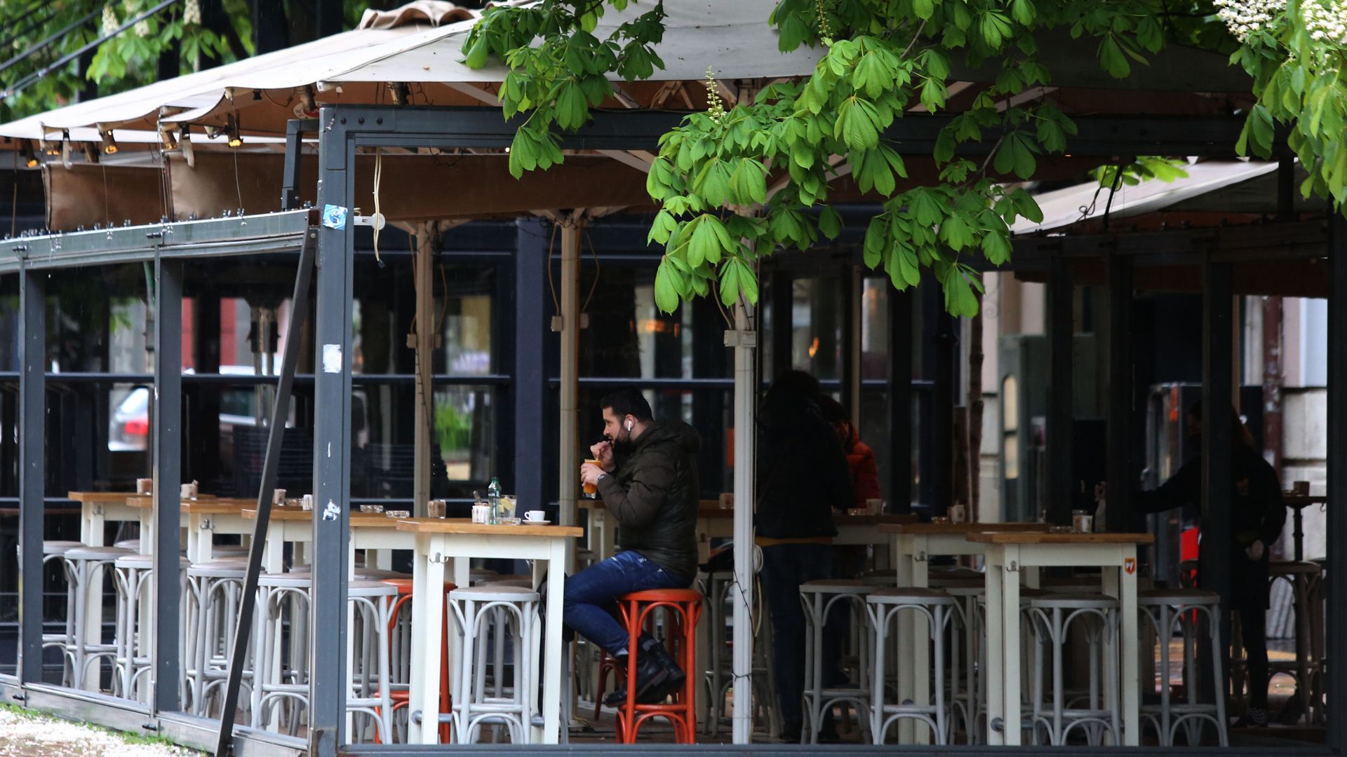 За първи път от месеци насам днес можем да седнем