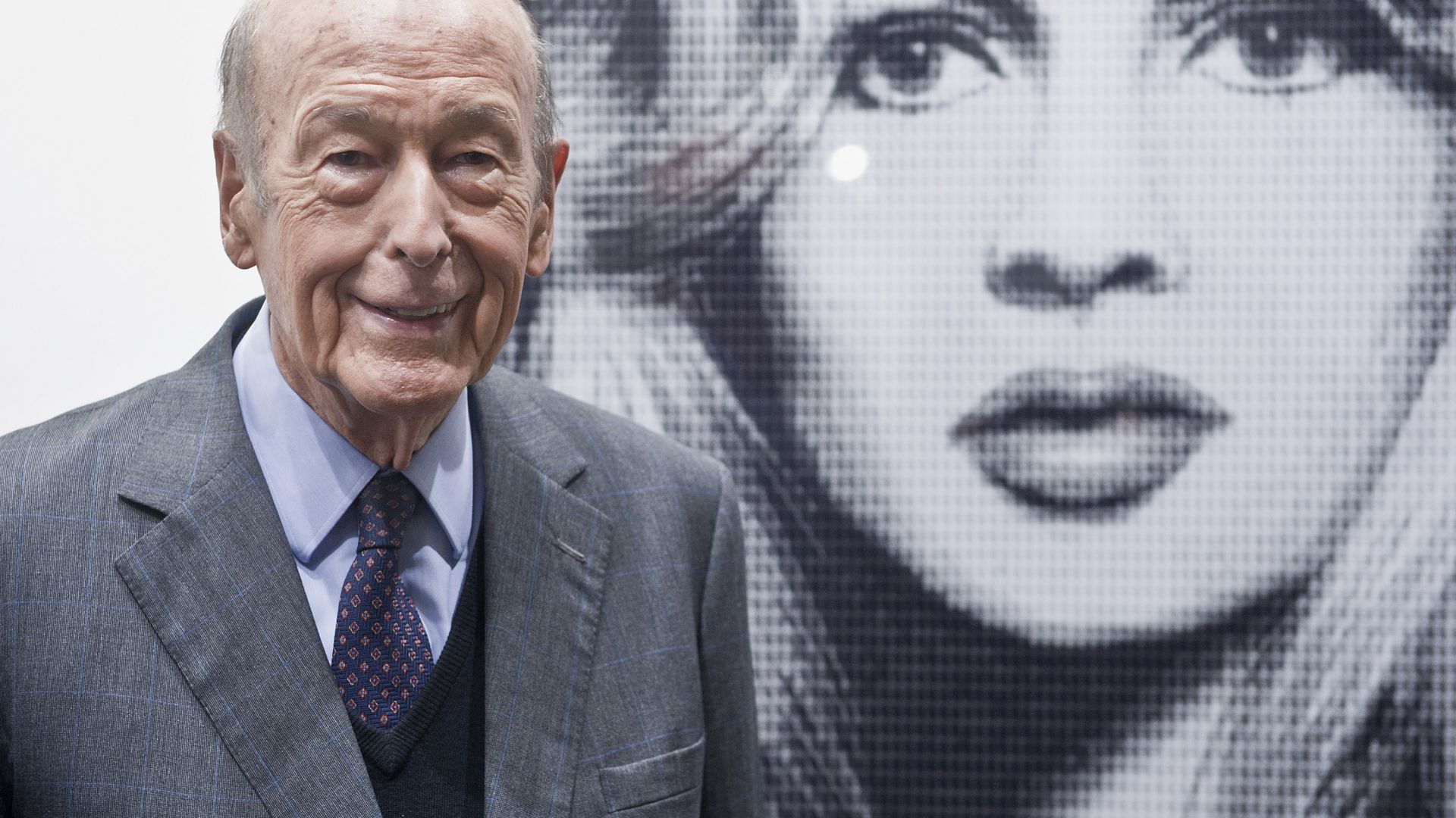 Обвинение за сексуален тормоз е повдигнато на 94 годишния френски президент