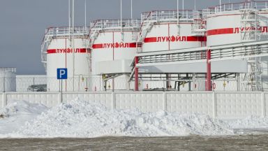 Руският петролен гигант "Лукойл" призова за спиране на войната в Украйна