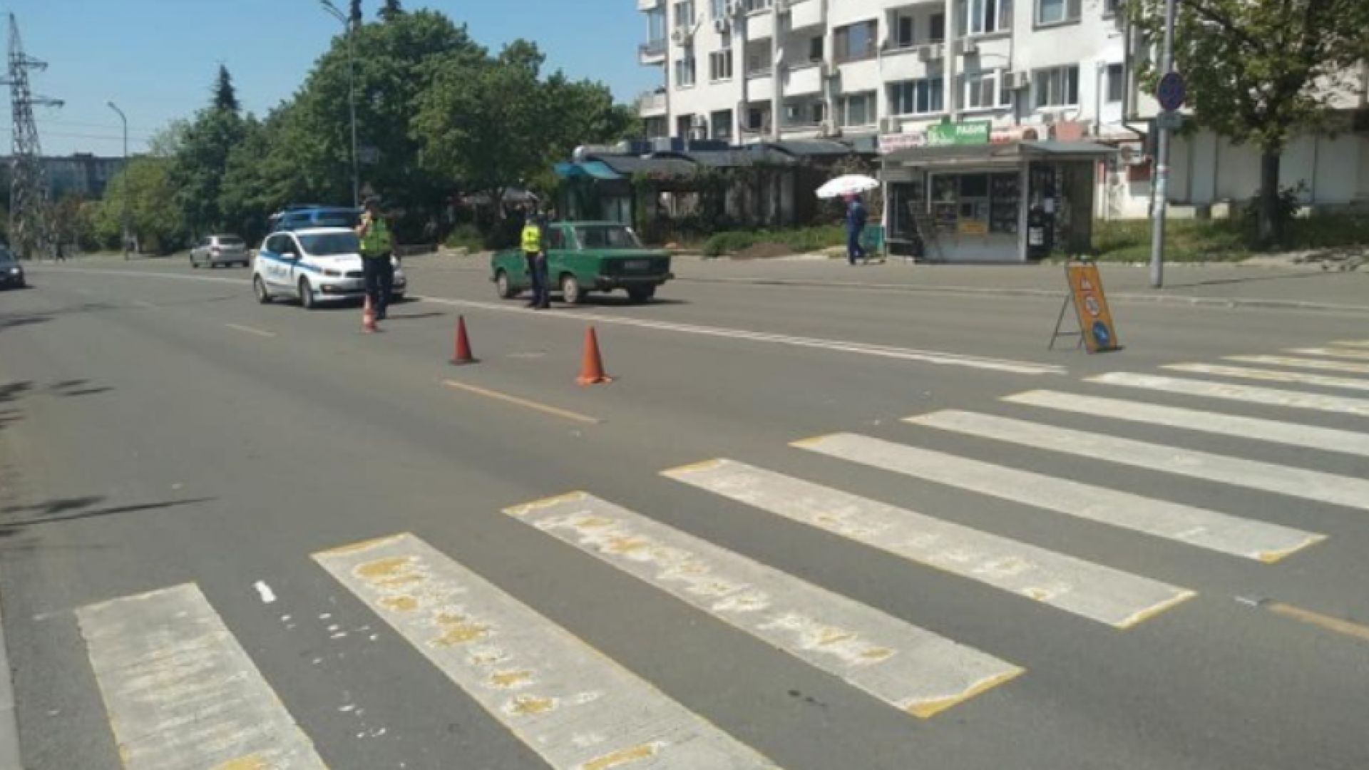 Две 11-годишни деца бяха блъснати на пешеходна пътека в Бургас 