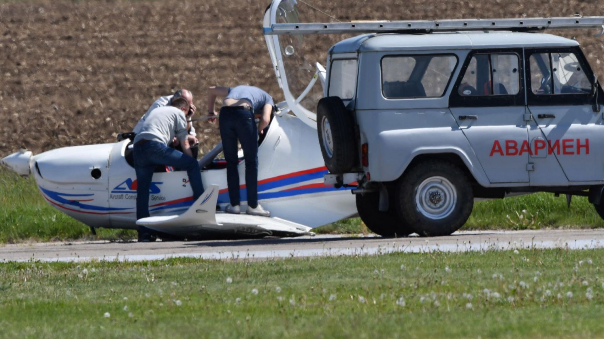 Може да отнемат лиценза за пилот на Ивайло Пенчев, 135 бизнесмени имат разрешително
