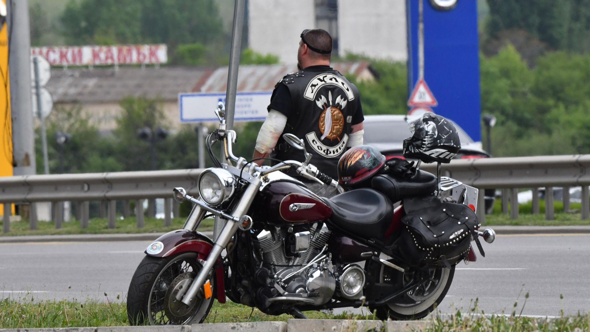 Мотоциклетист е катастрофирал в лек автомобил на Цариградско шосе в