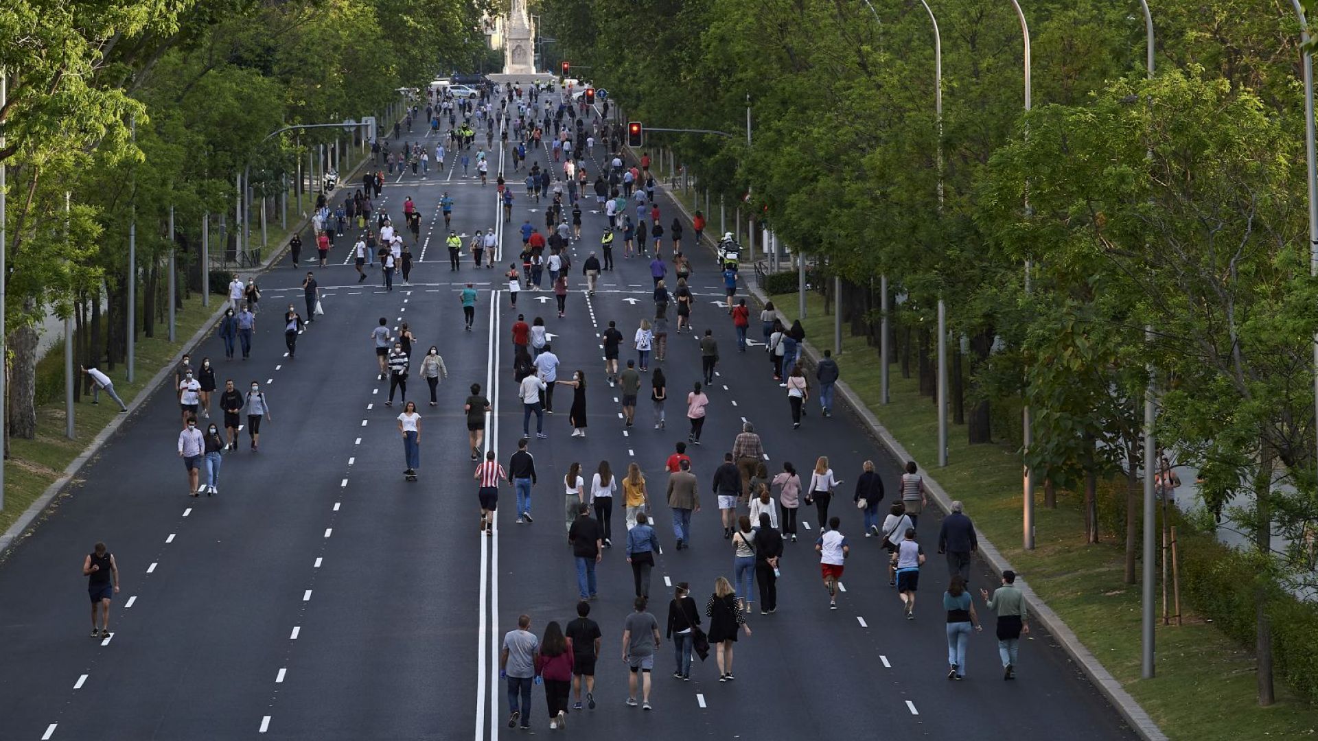 Десетки милиони европейци се готвят за частично връщане към нормалността