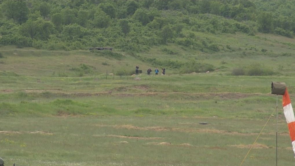Защитници на гората нахлуха на военния полигон край Црънча малко след посещението на премиера Бойко Борисов