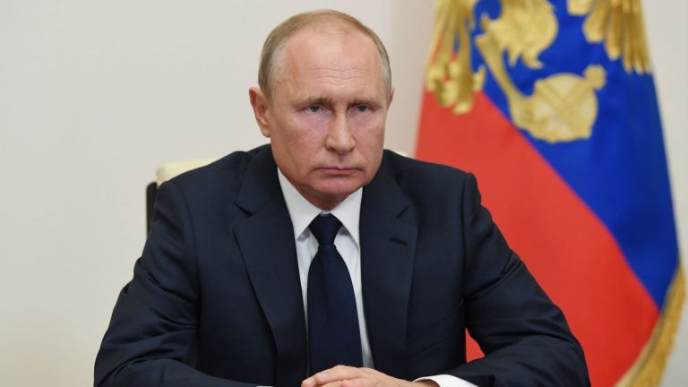 Владимир Путин не е доволен от работата на Роскосмос. Това