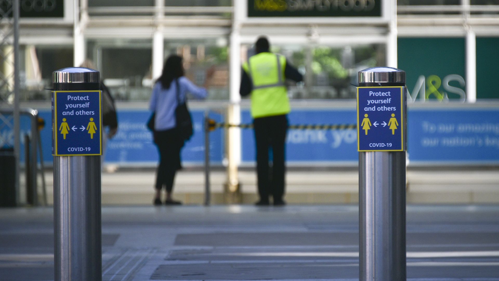 Служителка в британските железници е починала от новия коронавирус миналия