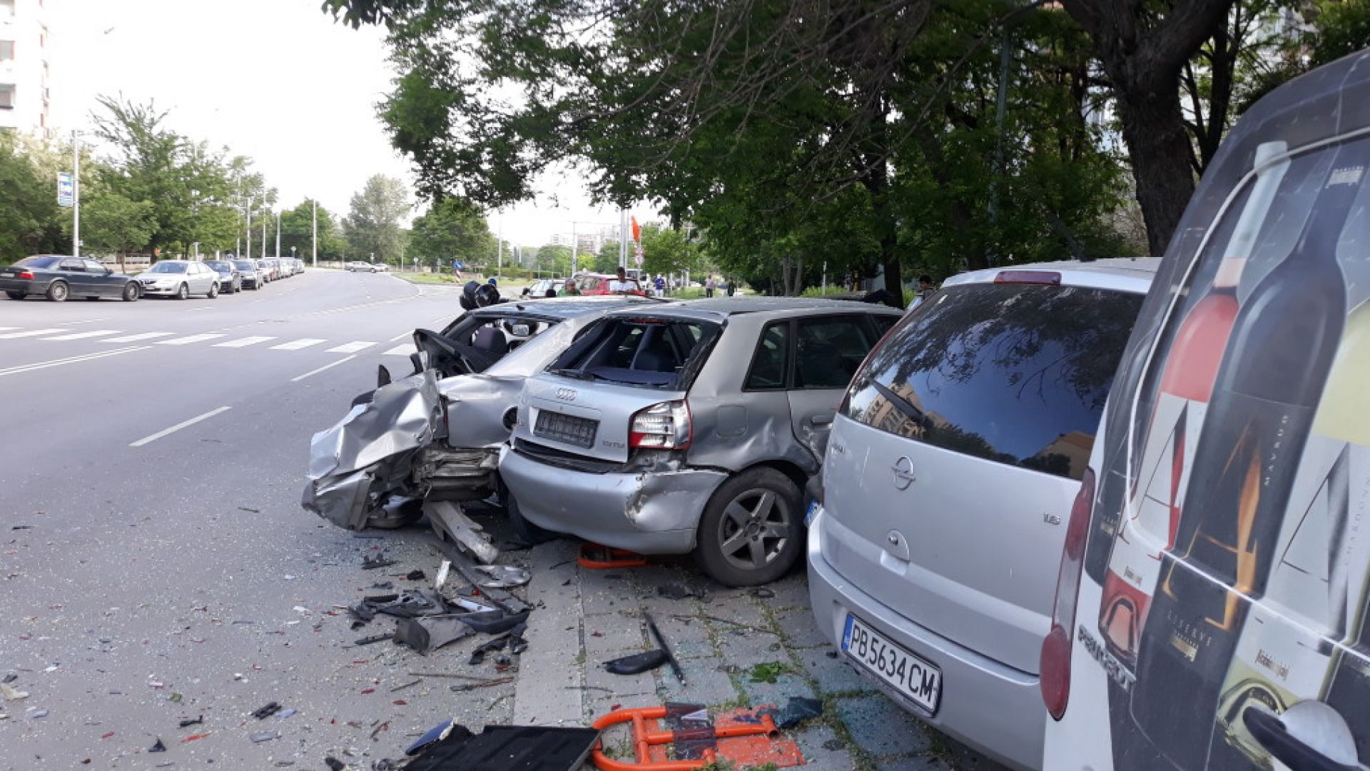 21 годишният пиян шофьор който помете пет паркирани автомобила в Пловдив