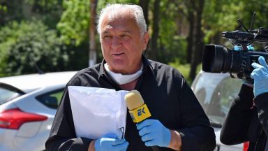 Журналистът и телевизионен водещ Сашо Диков претърпя животоспасяваща сърдечна операция