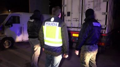 Повдигнаха обвинения на 3-ма българи, пренасяли кокаин с доктора на Марадона (снимки)