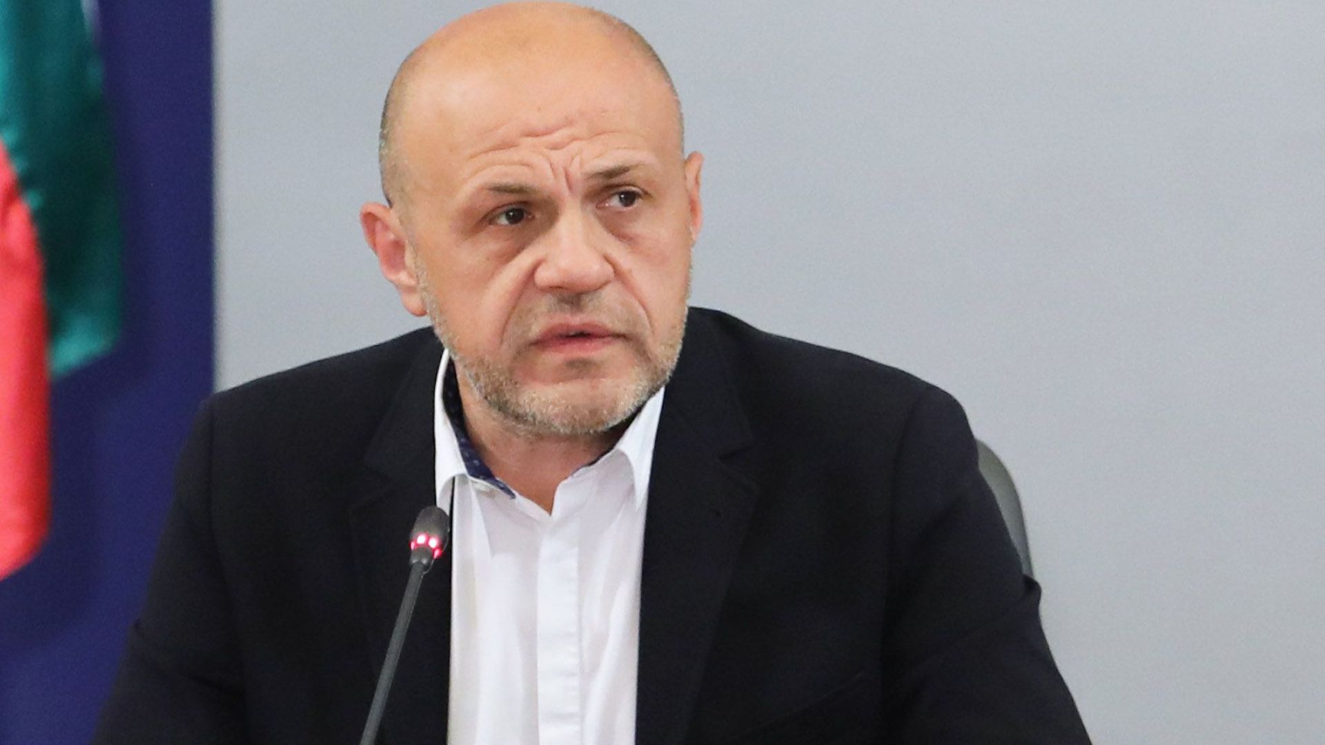 Вицепремиерът Томислав Дончев очаква финансовият министър да каже дали са