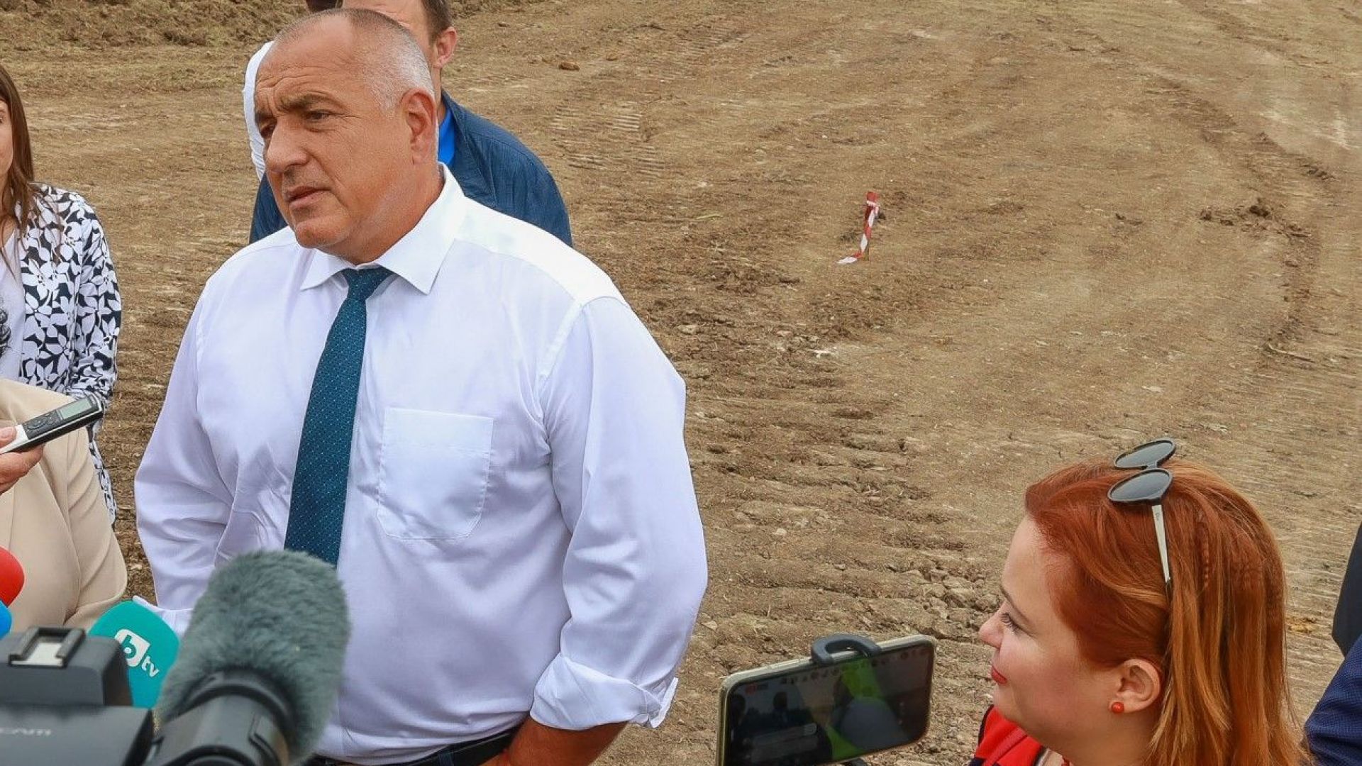 Балкански поток напредва тръбите са докарани и разпръснати по трасетата