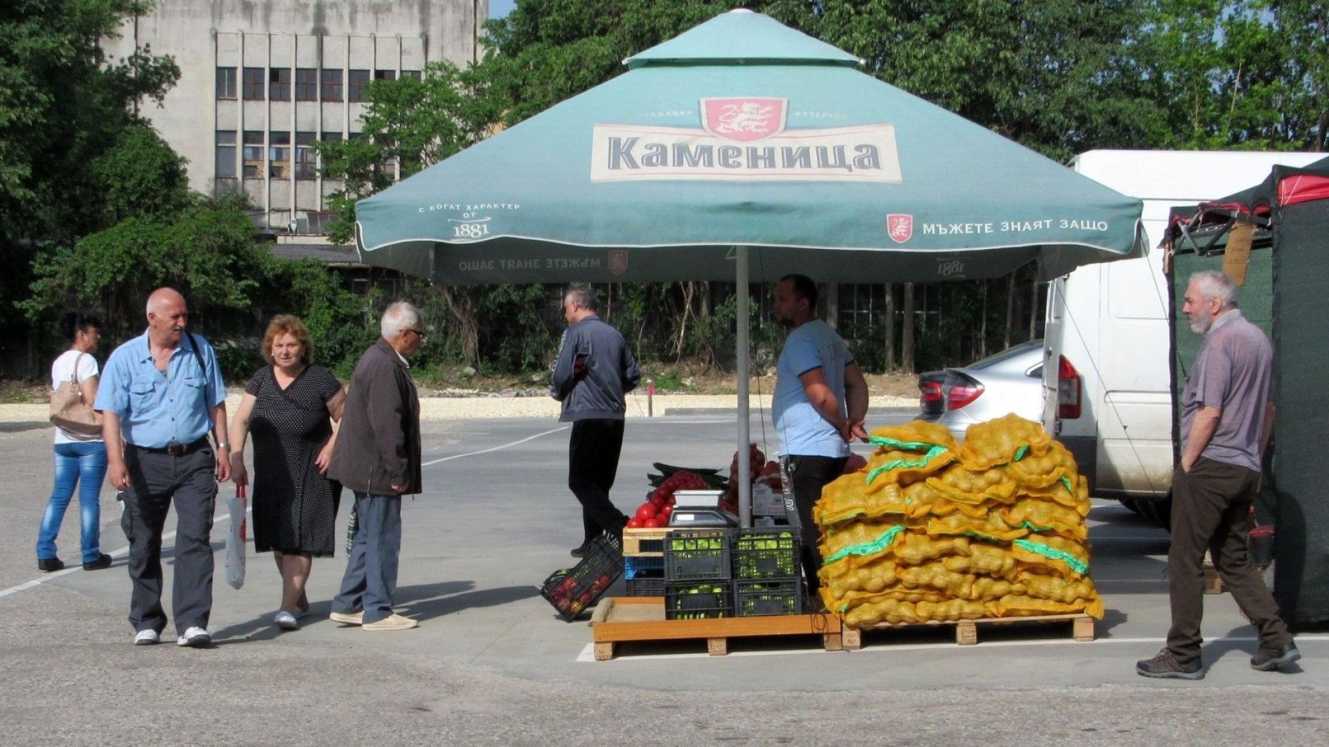 Масирана данъчна проверка на Зеленчуковата борса в Русе