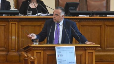 БСП и ГЕРБ в спор за парите и щетите от кризата