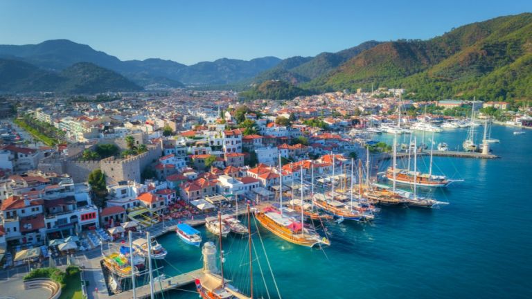 Счупени температурни рекорди в курортите в Турция