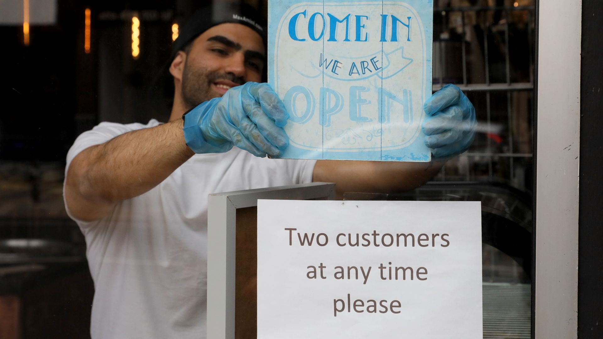 От днес редица страни в Европа преминават към следващ етап