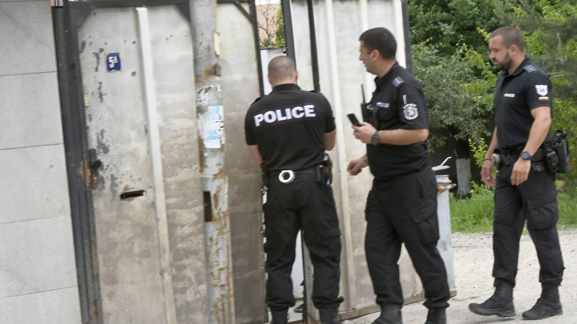 Петър Костов Стъкларя който има бизнес свързан с оказване на пътна