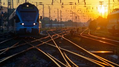 Унгария засекретява договора с Китай за жп линията с Белград