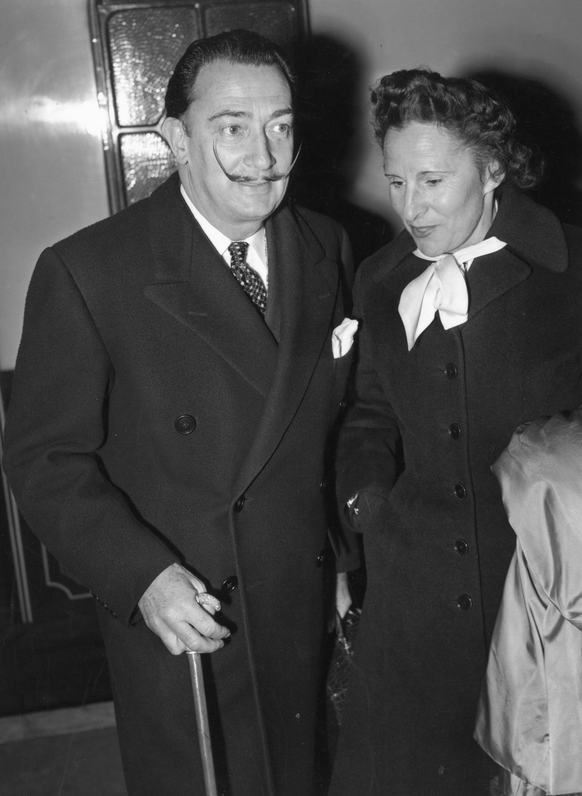 Салвадор Дали и съпругата му Гала през 1955 г.,когато Адел твърди, че творецът е имал любовна афера с майка й