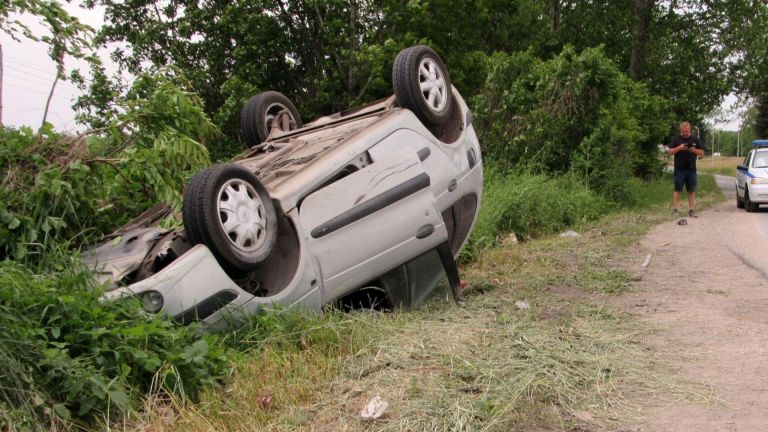 58-годишна жена е загинала, а двама мъже са пострадали при