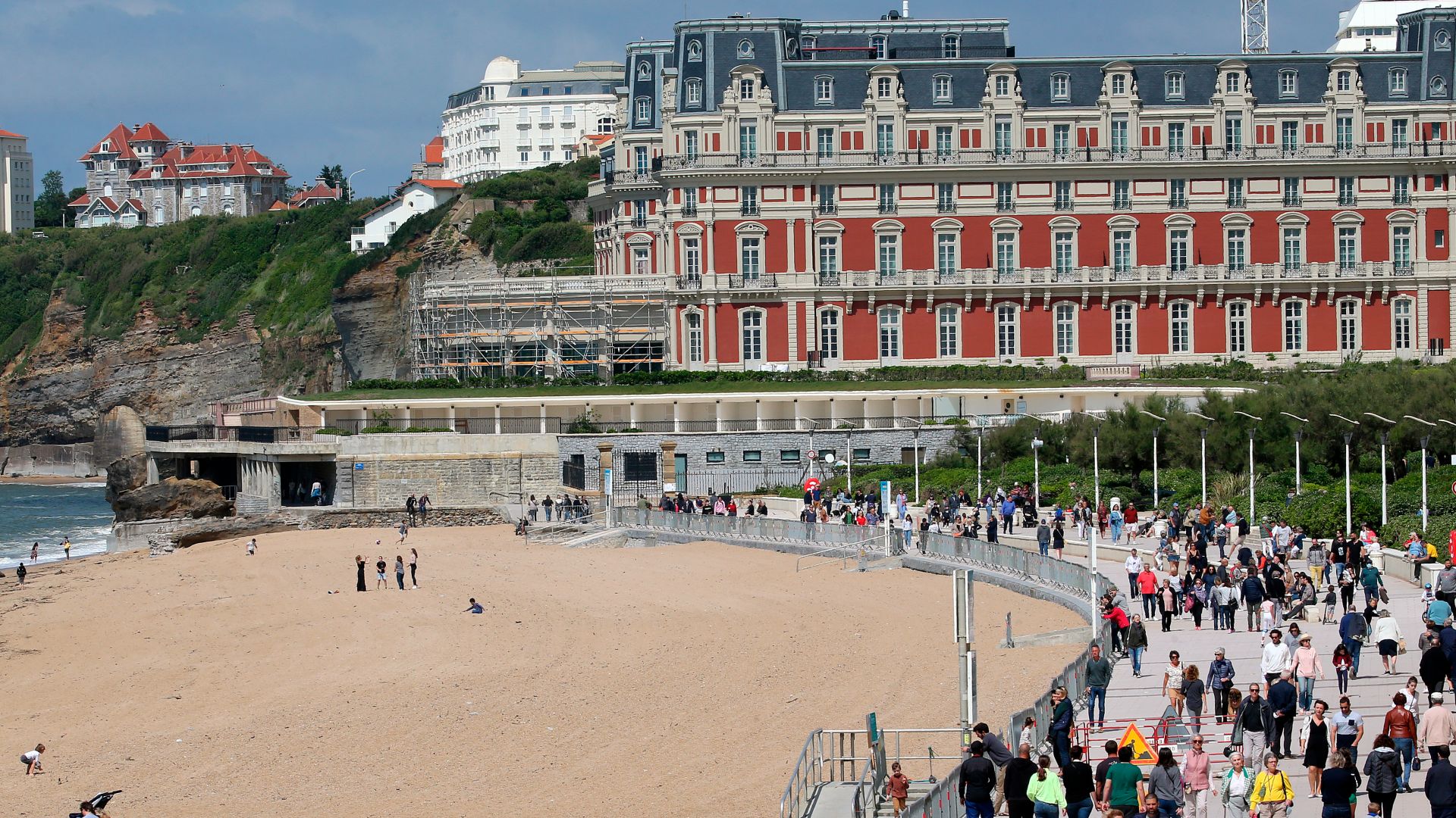 Затвориха френски плажове заради неспазване на правилата