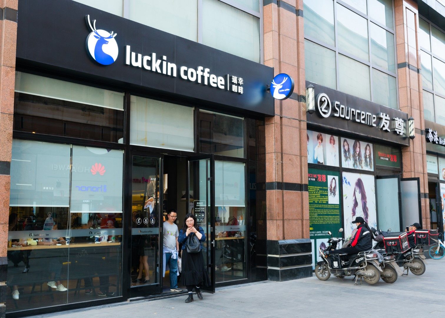 Китайските компании, листвани на пазарите в САЩ, вече са подложени на засилен контрол, след като Luckin Coffee разкри за измамата със счетовдните данни