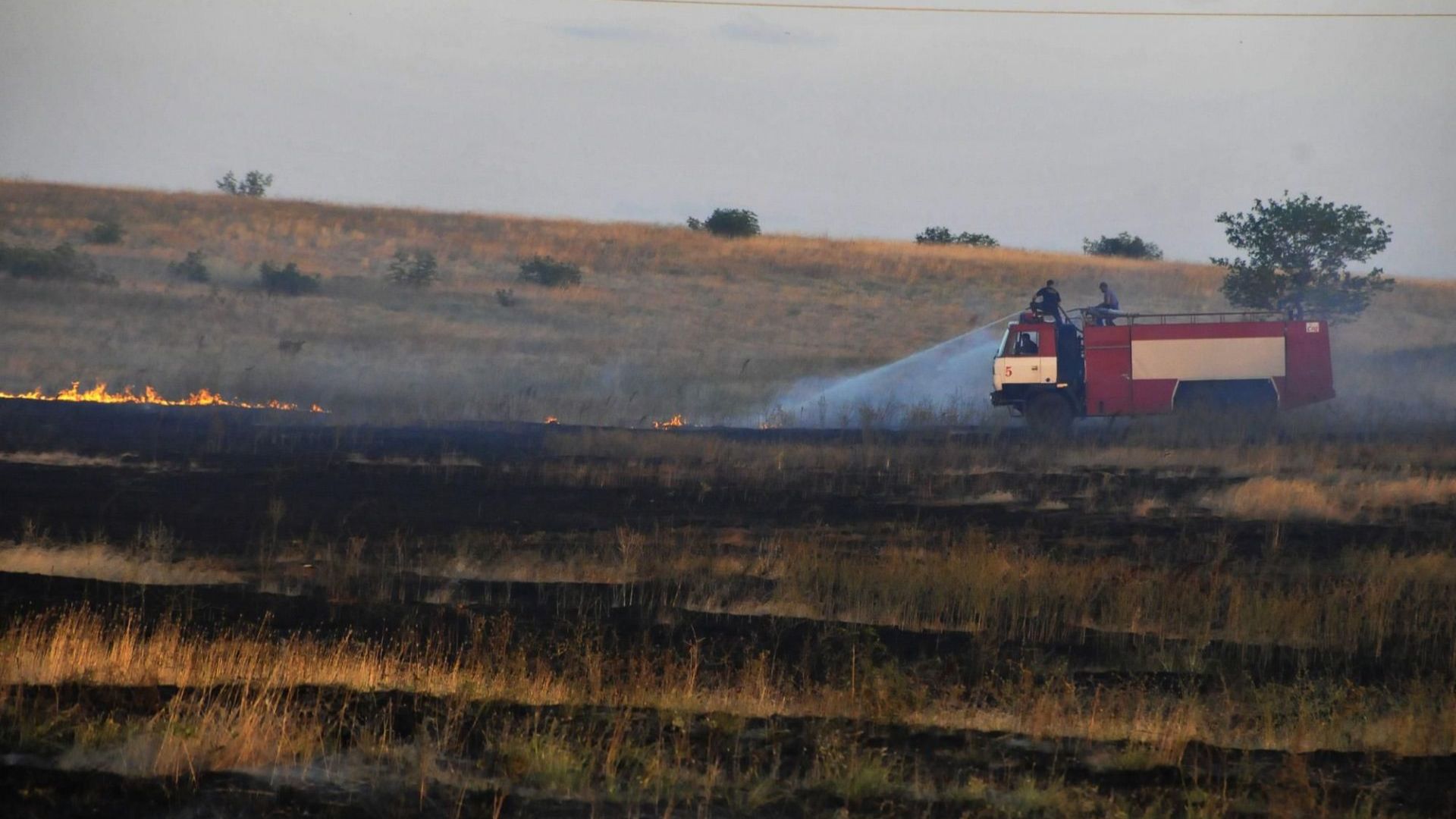 Паленето на стърнища в страната продължава въпреки предупрежденията и санкциите