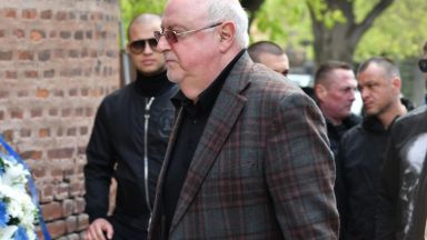 Константин Баждеков подкрепи Сираков и коментира дарението на депутата Пеевски