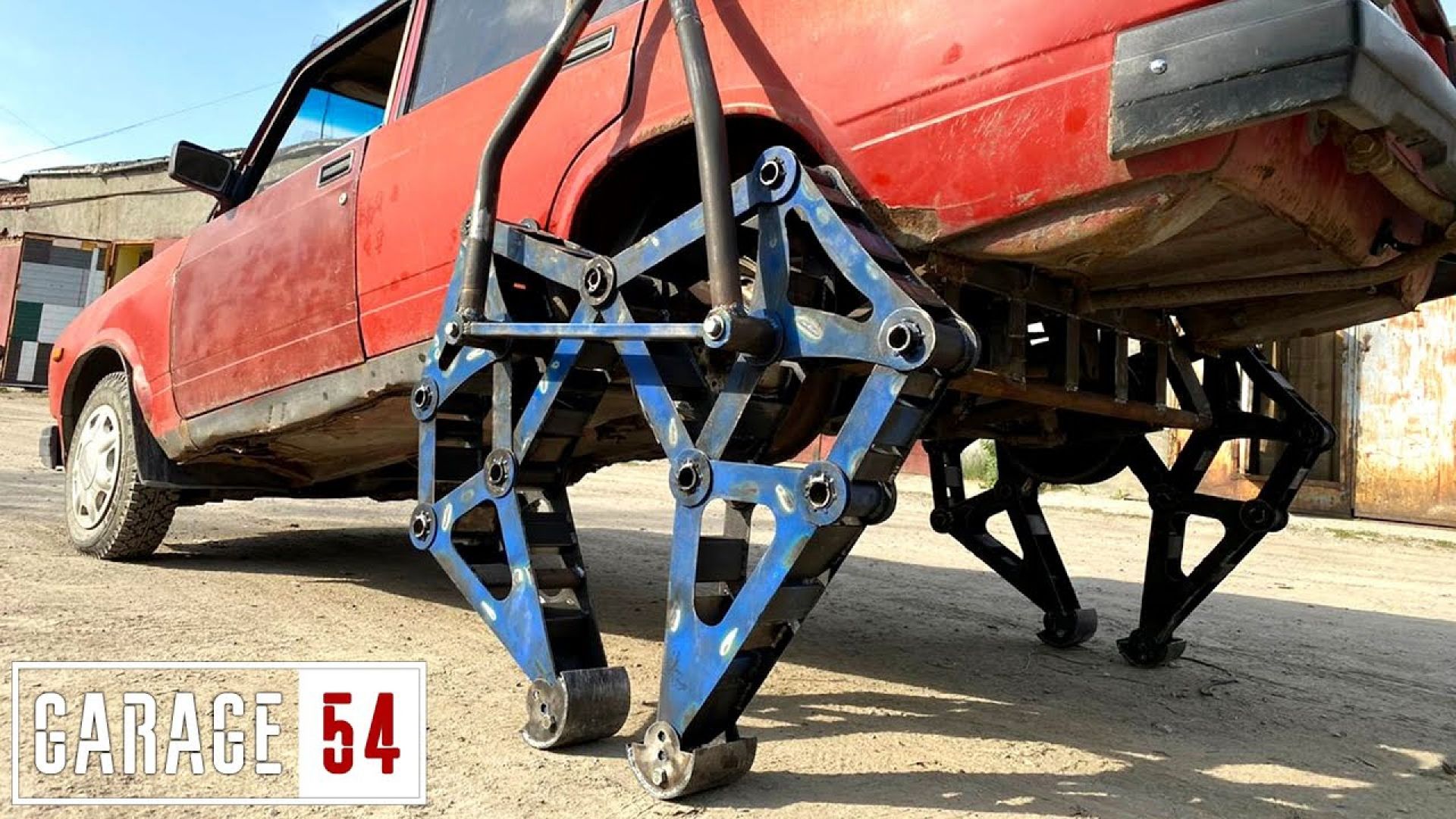 Превърнаха Лада в ходещ робот (видео)