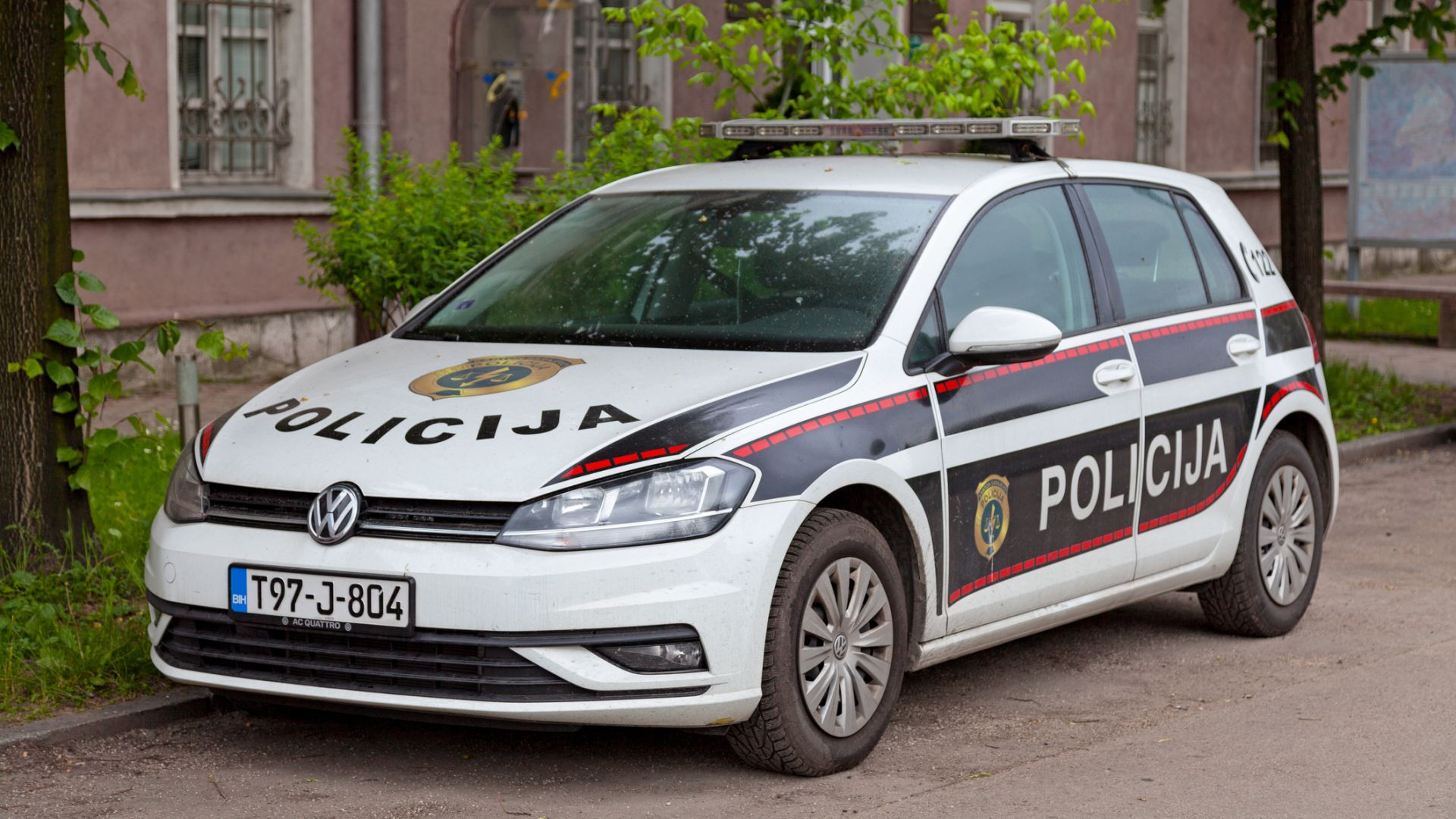 Босненските власти ще предприемат вътрешно разследване в полицията в управляван