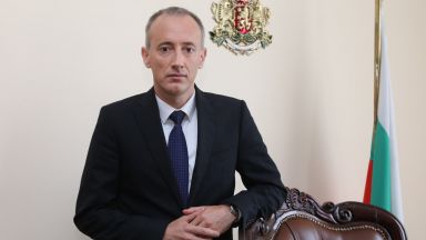 Министър Вълчев: Частните уроци ще станат нерентабилни