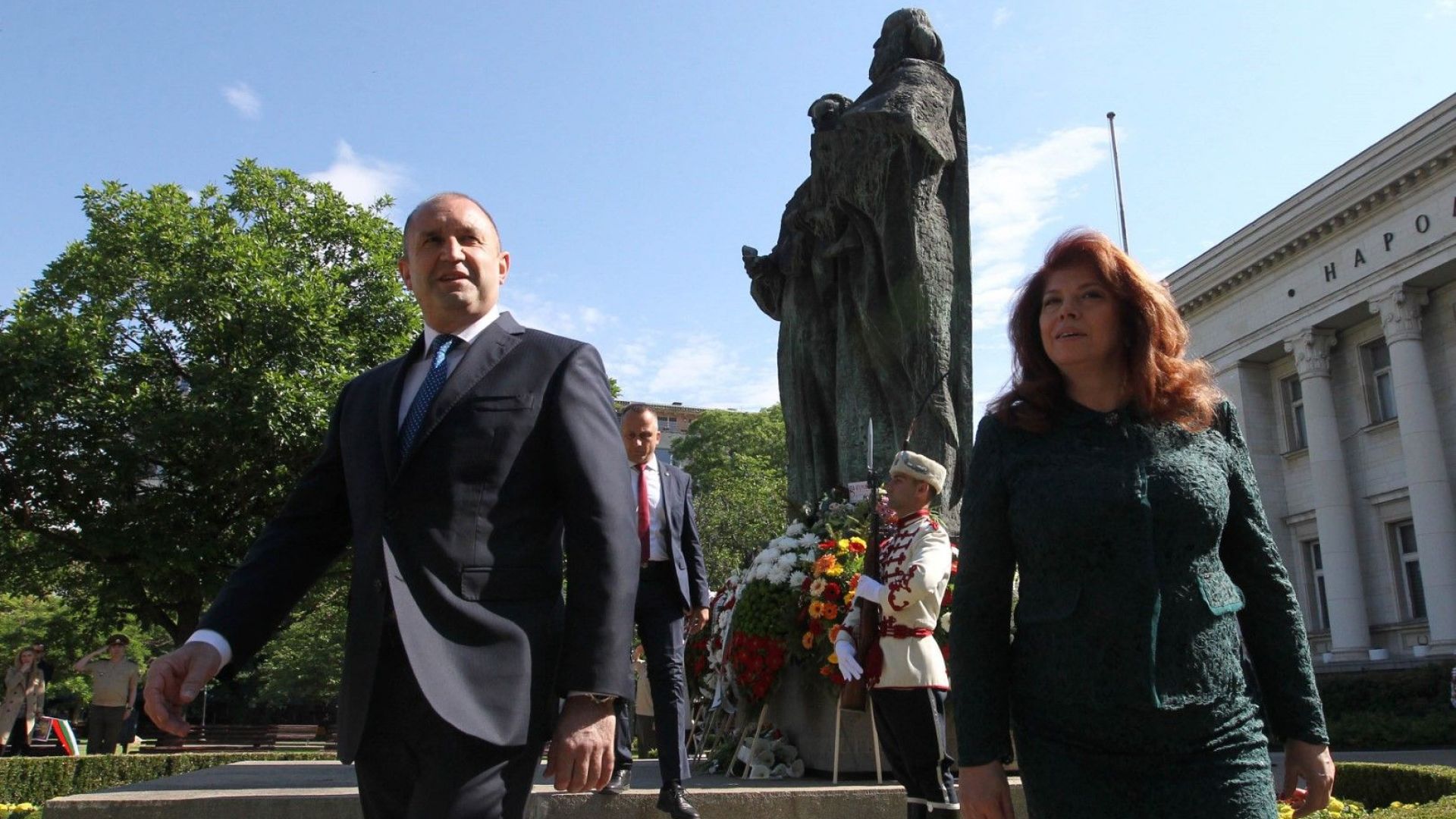 Президентът Румен Радев поздрави за днешния Ден на българската просвета