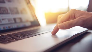 Над 170 000 лева преведе 34 годишна българка на фалшив американски