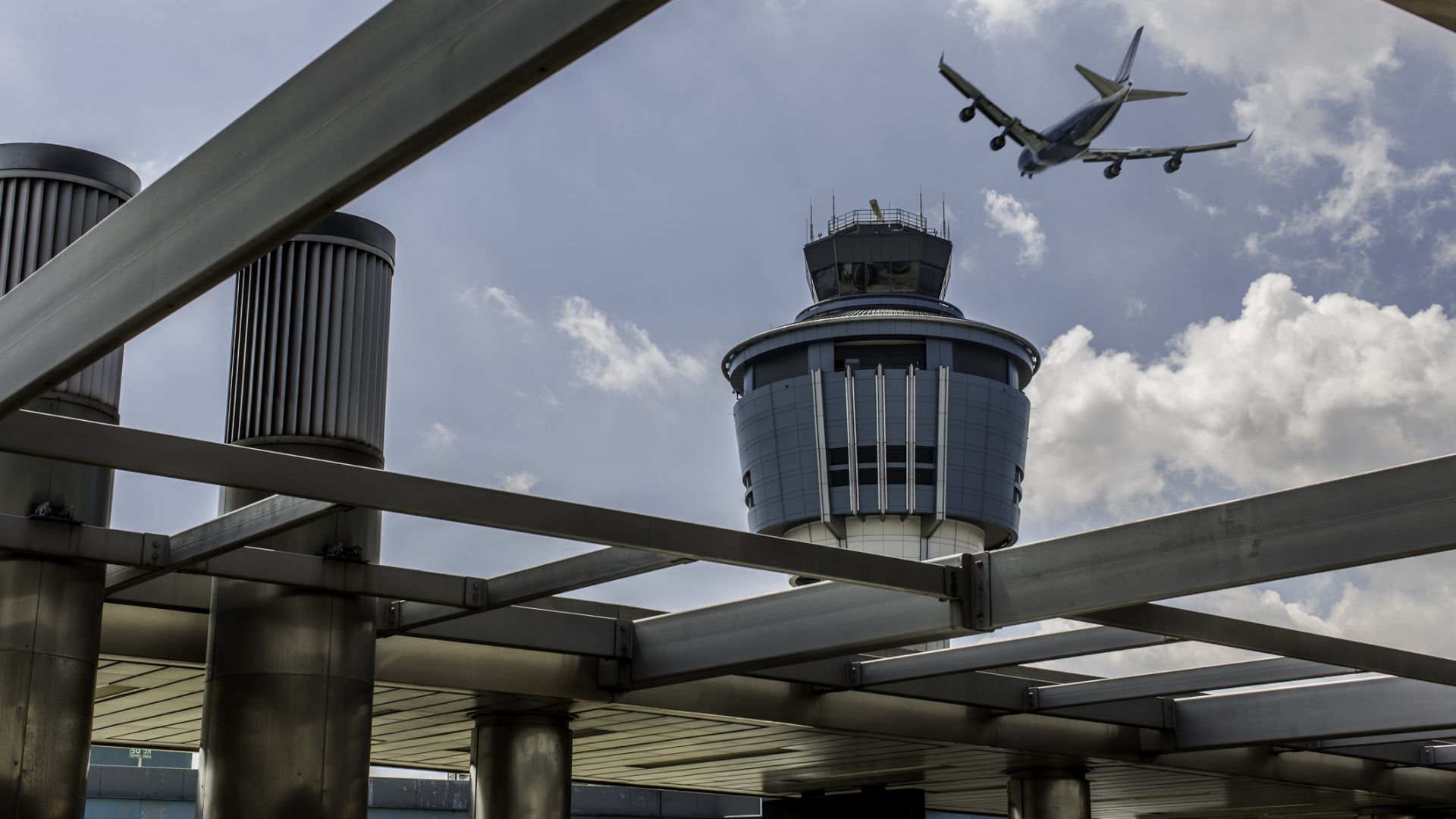 САЩ въвеждат задължителни тестове за коронавирус за пристигащите със самолет