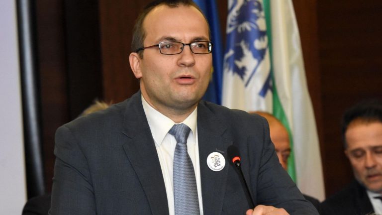 Депутатът от Демократична България Мартин Димитров заяви, че не е