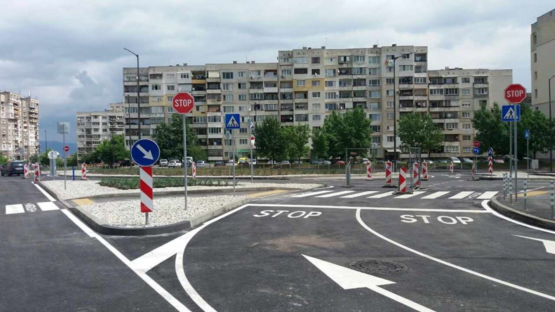 Движението по около 650 метра от новоизградения бул Петър Дертлиев