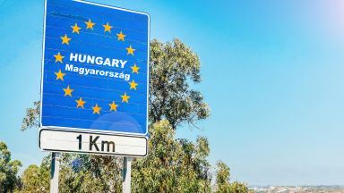 4 автобуса с българи са блокирани на границата на Сърбия с Унгария