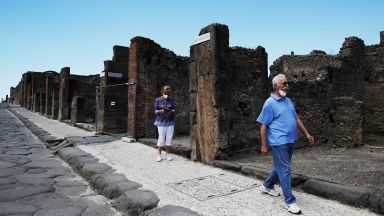 Прочутият парк Помпей отново приема посетители (снимки)