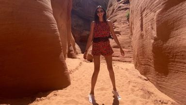 Нина Добрев сред красотата на червените скали в Колорадо