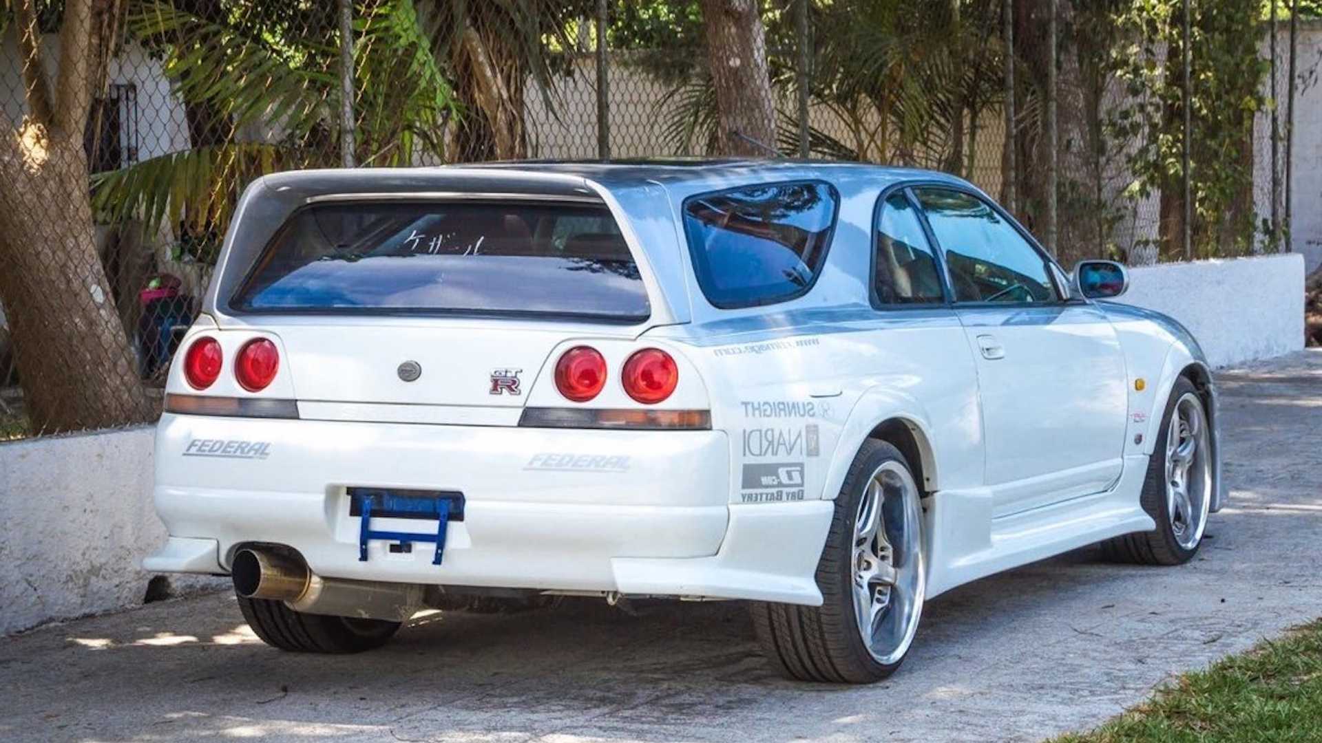 Продава се единственото комби Nissan GT-R