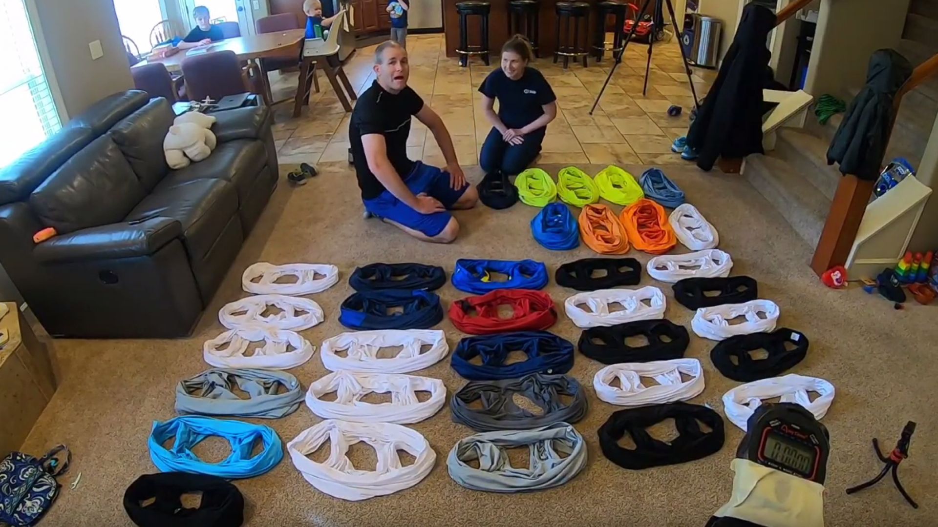 Докато хората използват периода на социална изолация за да дадат