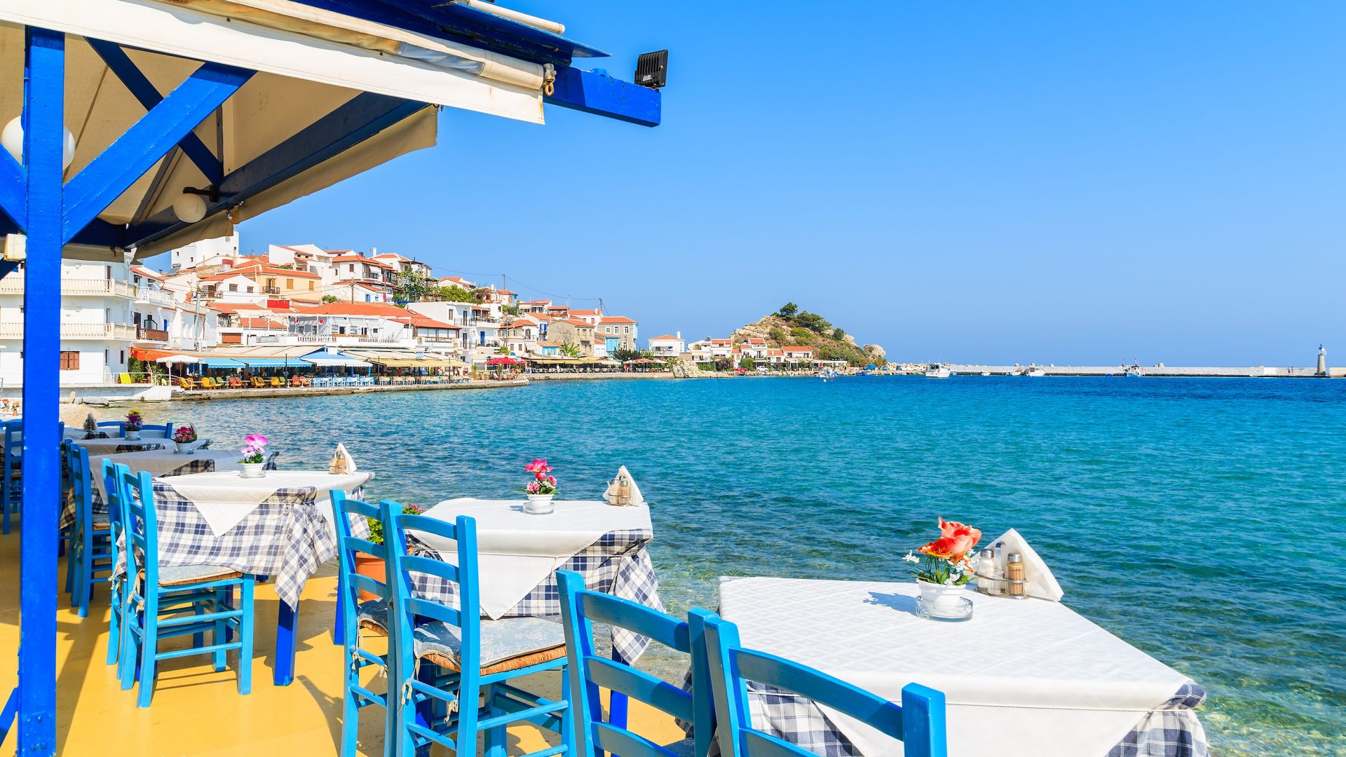 Гърция намалява ДДС за туристическите пакети, храни и транспорт