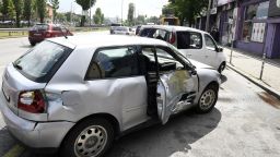 Катастрофа между тролей и 6 коли задръсти централно кръстовище в София (снимки)