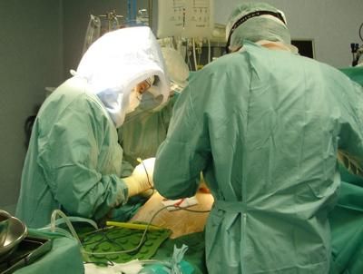 Екипът, оперирал 18-годишният пациент с коронавирус