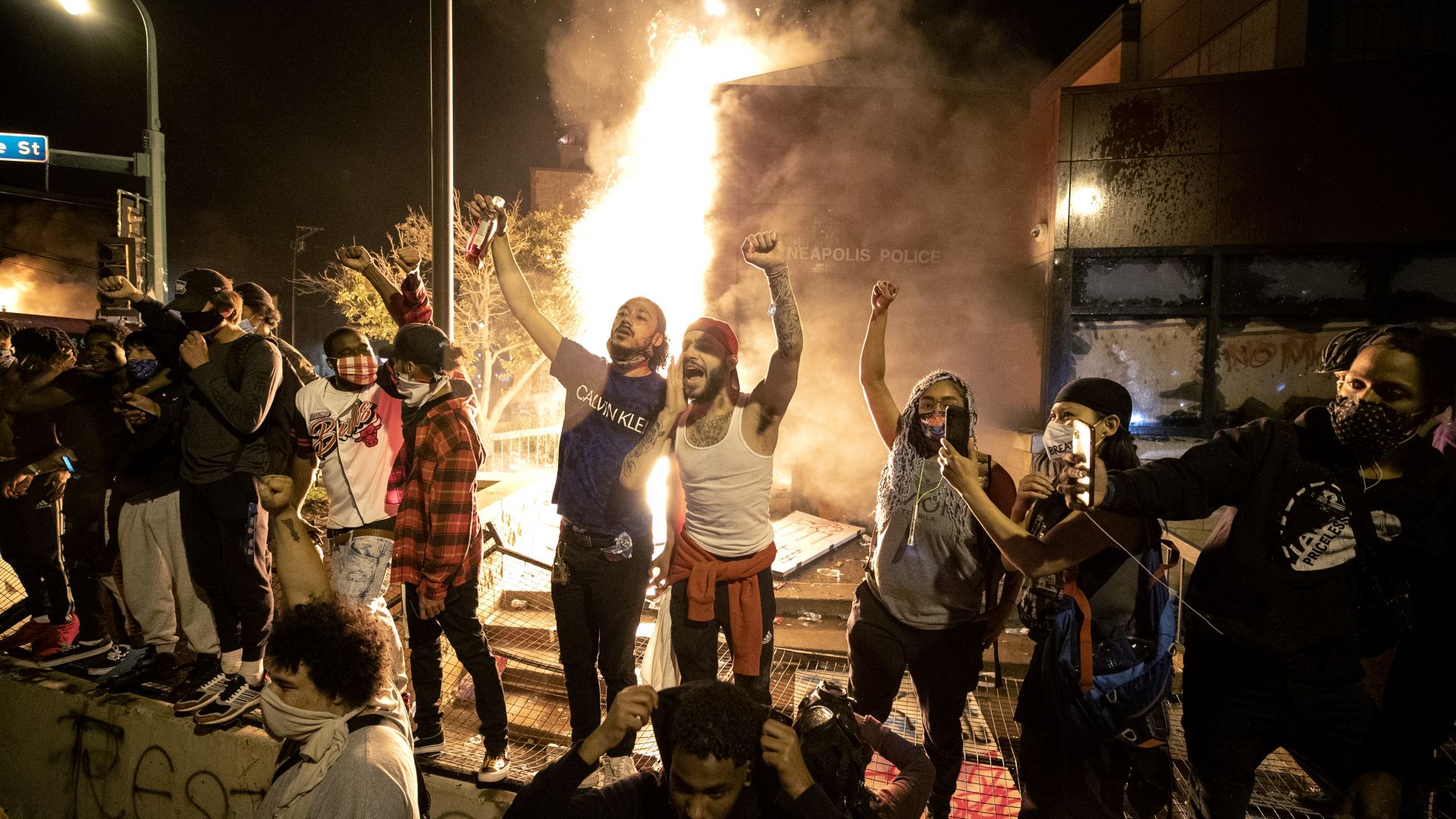 Кметът на американския град Минеаполис Джейкъб Фрей обяви извънредно положение