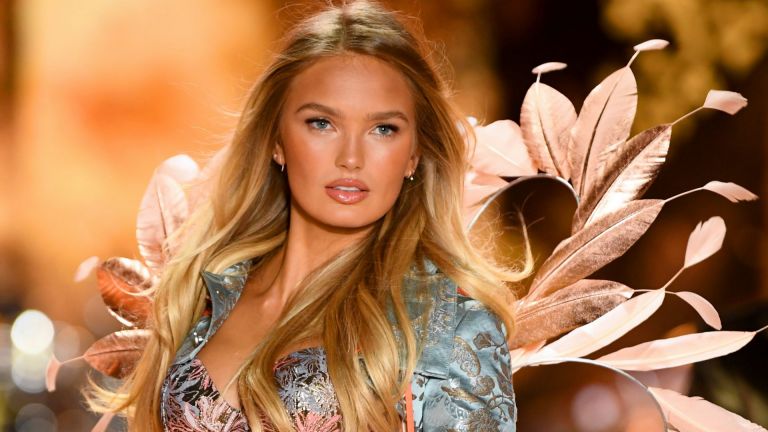 Въпреки лекарските прогнози, моделът на Victoria’s Secret - Роми Стрийд, е бременна