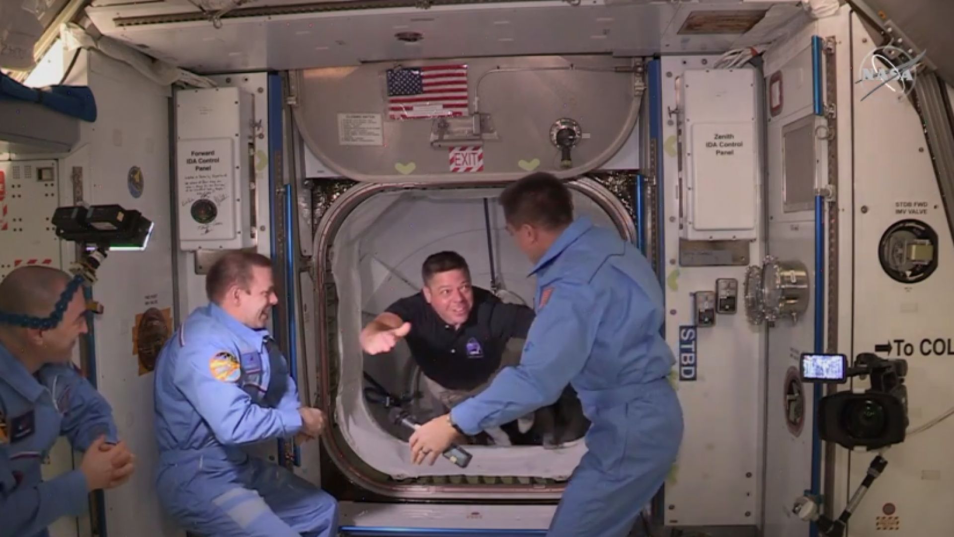 Астронавтът Робърт Бенкен от МКС: Гледката към Земята променя светогледа