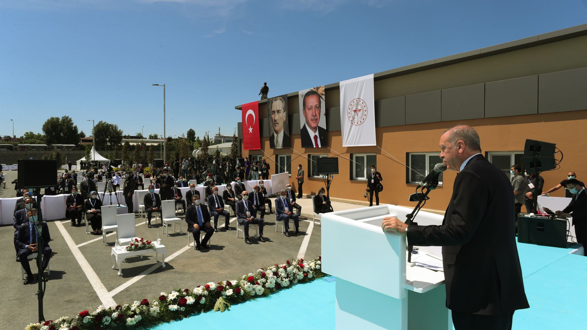 Турският президент Реджеп Тайип Ердоган откри вчера нов болничен комплекс